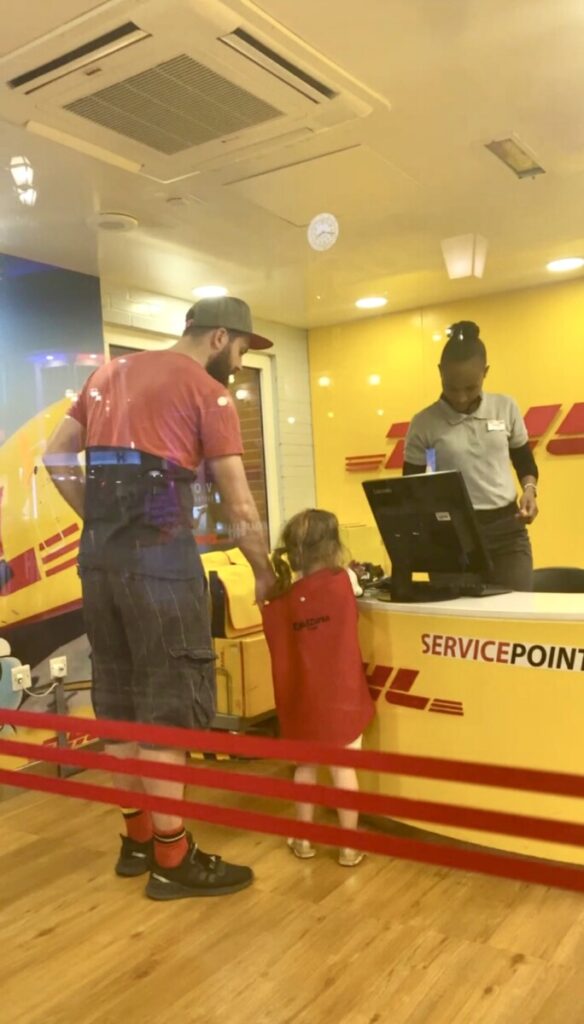 DHL